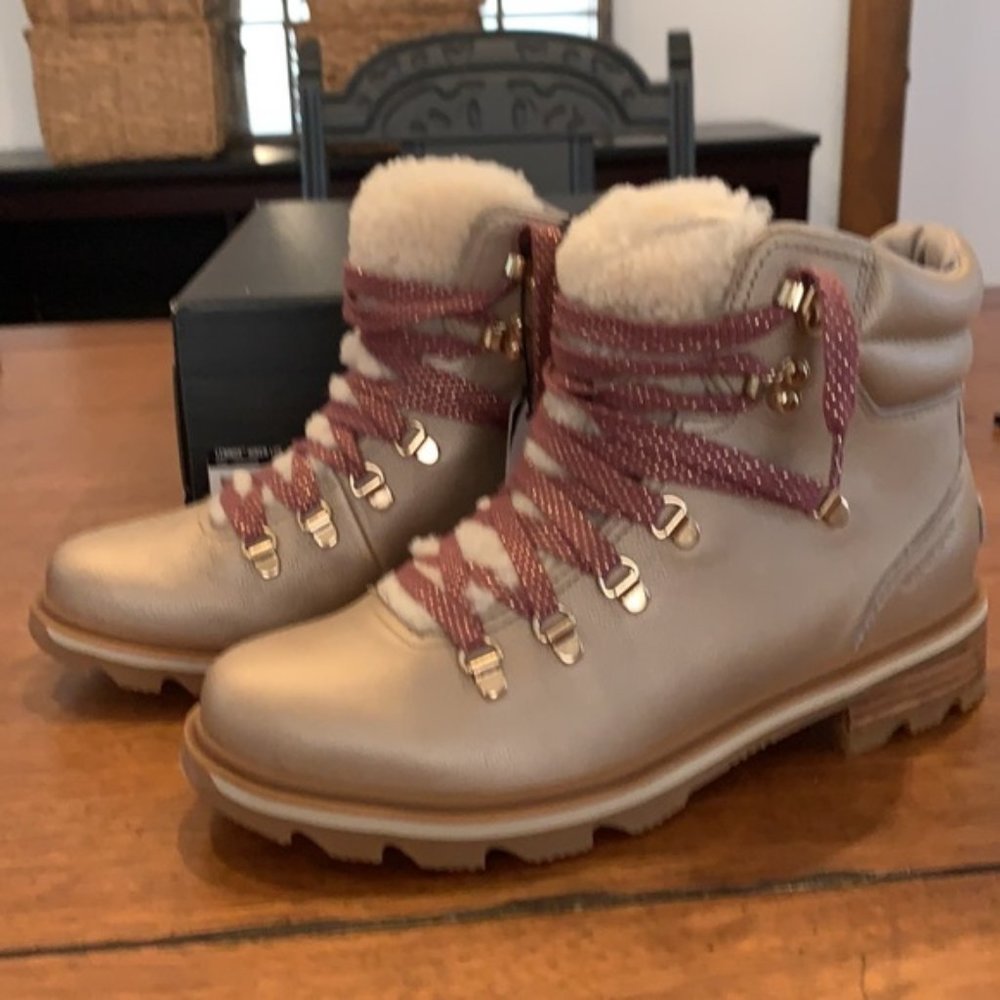 ISO Sorel Lennox Hiker Boot Fungi Rose Gold Sz 10, 10.5 or Size 11